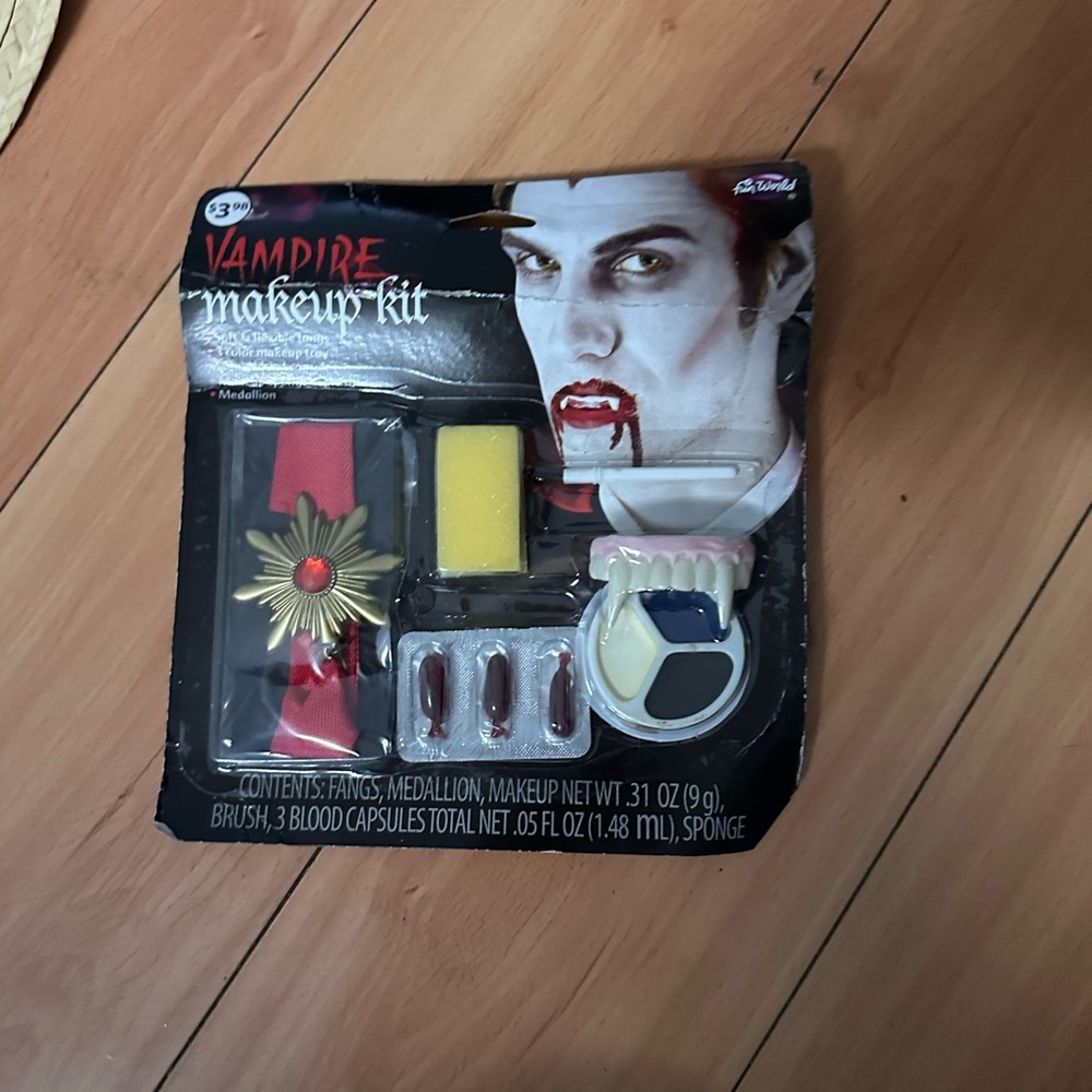 Vampire Makeup Kit with Medallion and fangs